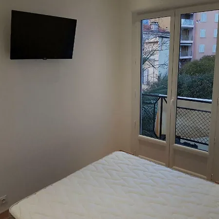 In French Riviera * Μεντόν